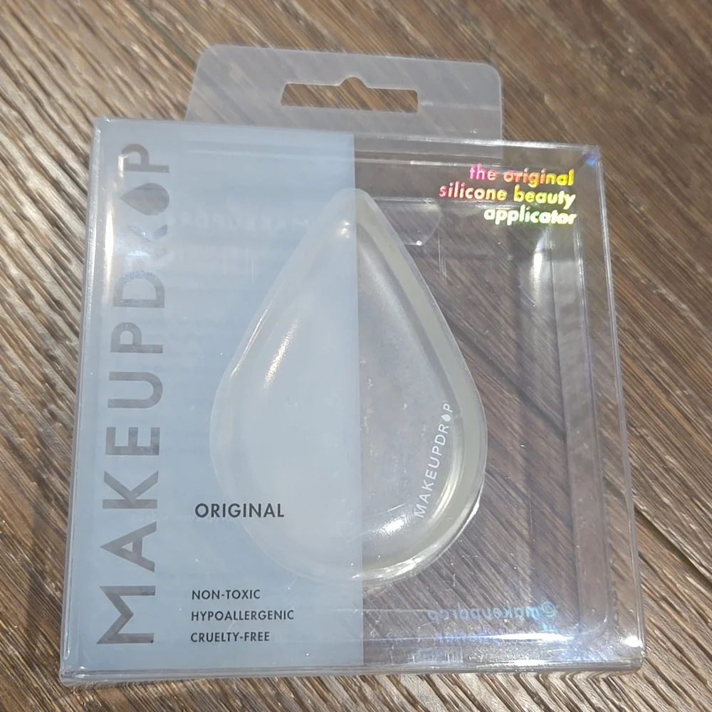 NWT TWO MAKEUPDROP SILICONE BEAUTY APPLICATORS... #7888